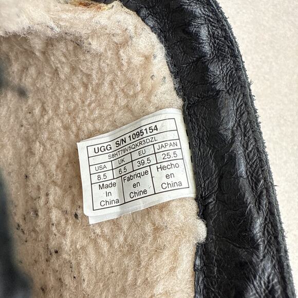 Women’s Black Ugg Cheyne Ankle Waterproof Leather‎ Boots Buckle Size 8.5 - Picture 6 of 10